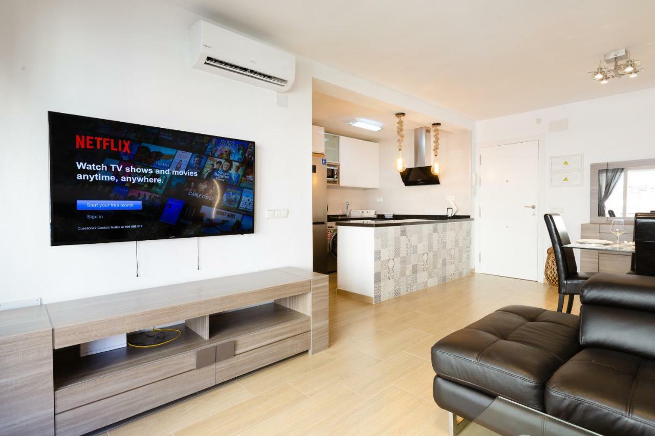 Picasso Daisy Apartment ฟูเอนฮิโรลา ภายนอก รูปภาพ