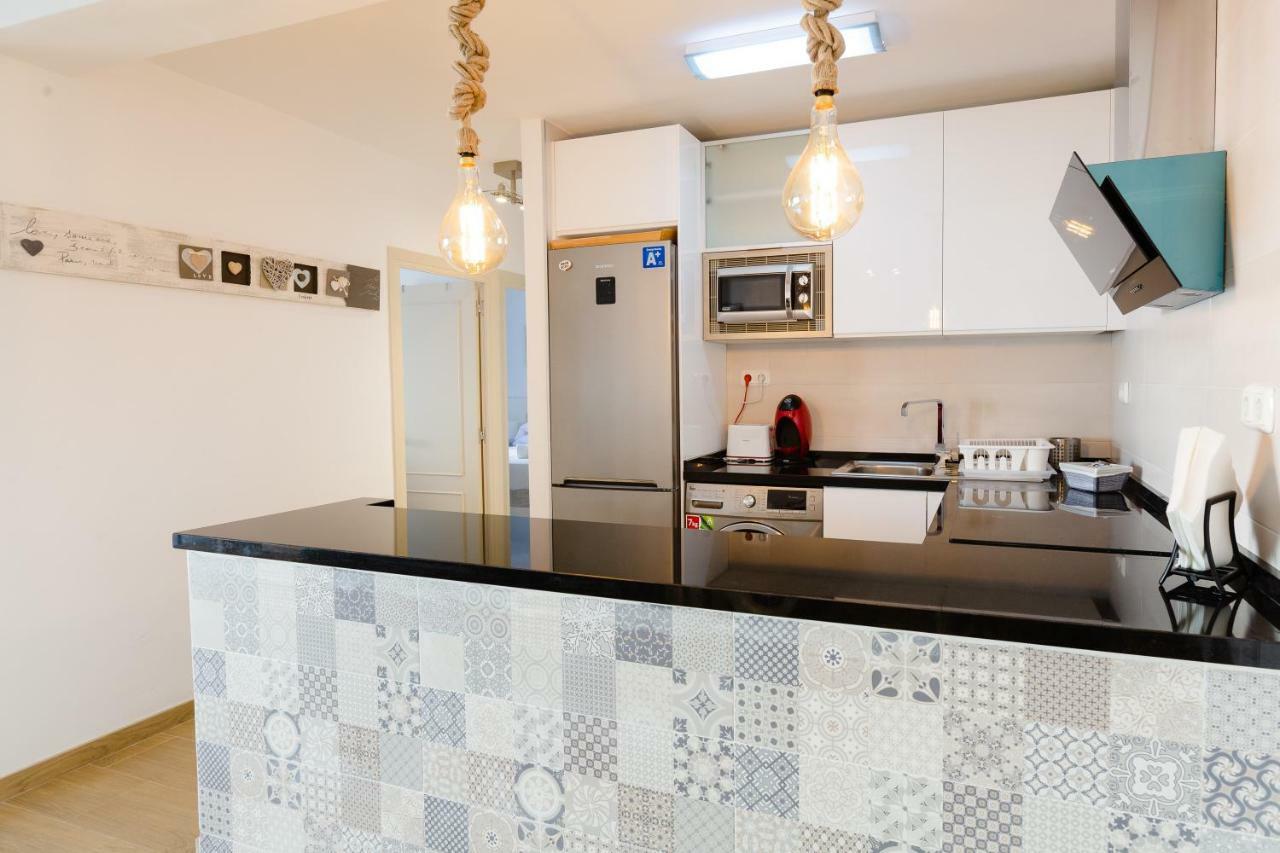 Picasso Daisy Apartment ฟูเอนฮิโรลา ภายนอก รูปภาพ