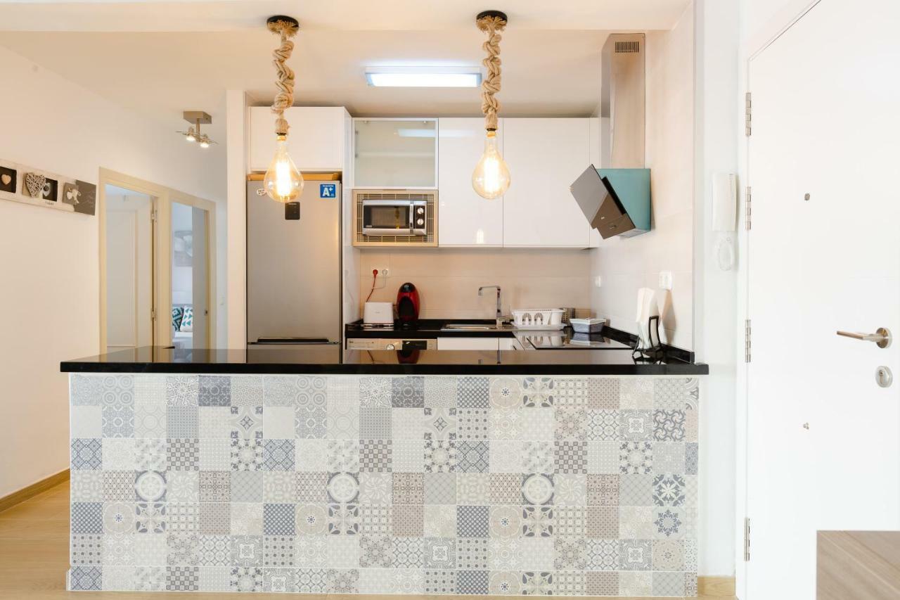 Picasso Daisy Apartment ฟูเอนฮิโรลา ภายนอก รูปภาพ
