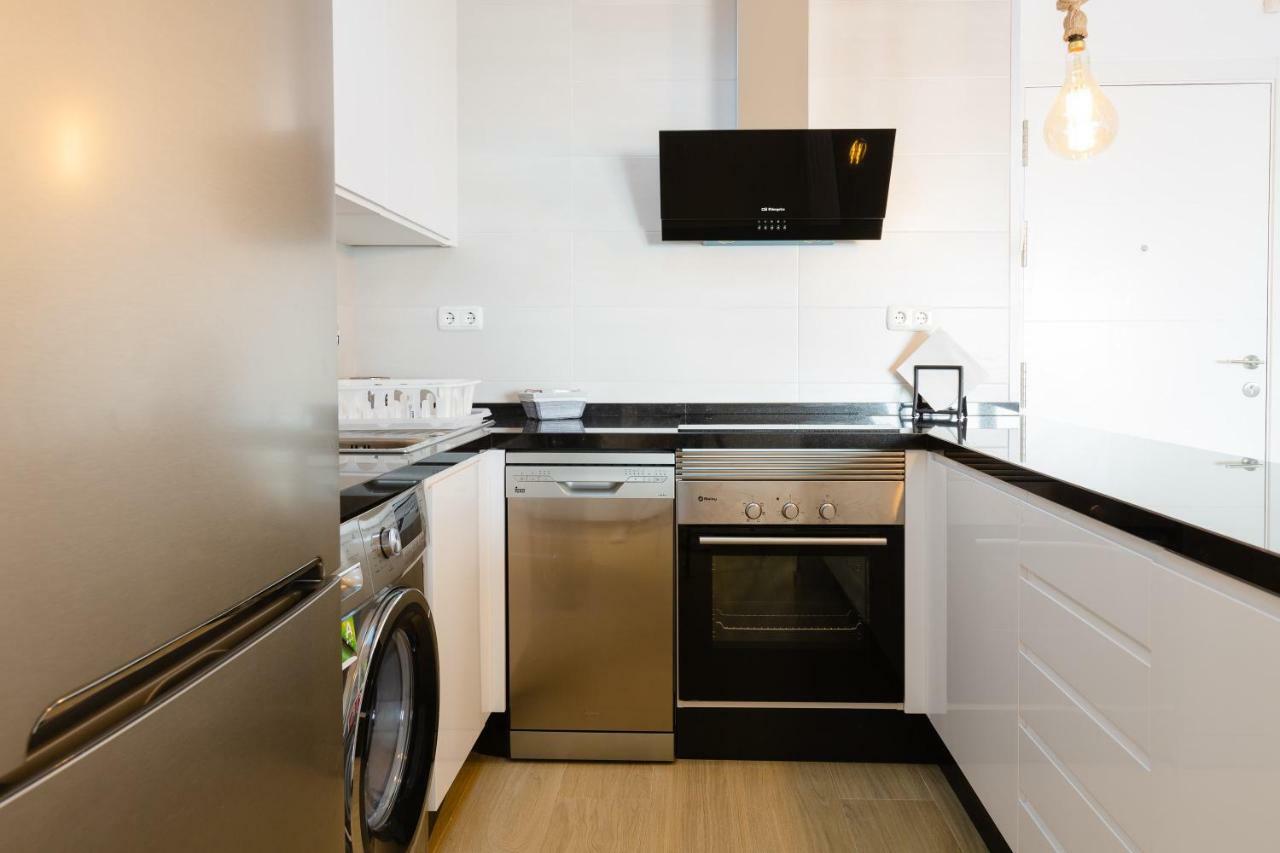 Picasso Daisy Apartment ฟูเอนฮิโรลา ภายนอก รูปภาพ